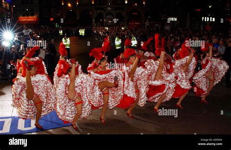 Moulin Rouge Paris Dancers High Resolution Stock Photography and Images ...