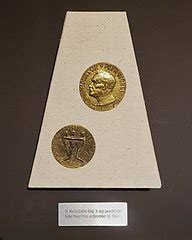 File:MLK Jr - Nobel Peace Prize Medal.jpg - Wikimedia Commons