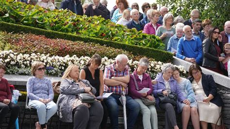 Omagh attack: Memorial service takes place in Northern Ireland on 25th ...