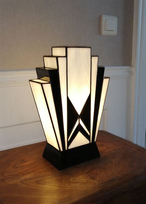 Art Deco Tiffany Stained Glass Lamp 1925 B.N.
