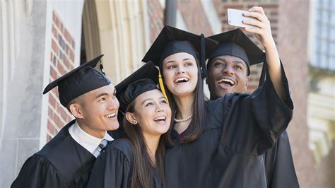 Middle Tennessee School To Have 12 Valedictorians At Graduation | iHeart