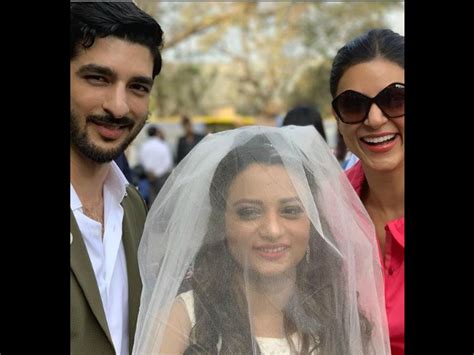 Sushmita Sen And Her Beau Rohman Shawl Drop Major Couple Goals At A Friend's Wedding - Filmibeat