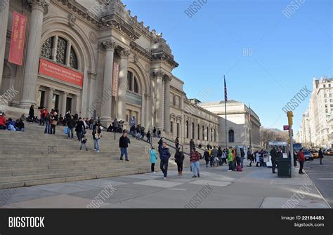 Metropolitan Museum Image & Photo (Free Trial) | Bigstock