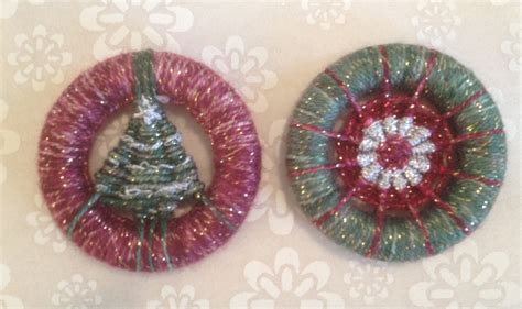 Dorset Button Christmas tree decorations AJ | Dorset buttons, Christmas ...