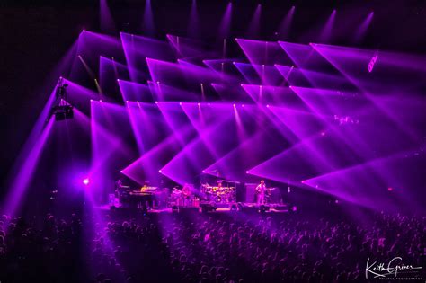 Phish Closes Out Fall Tour With A Stellar Saturday Night [Photos]