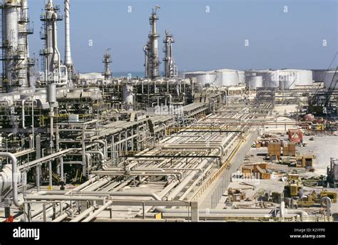 Ras Tanura, World's Largest Oil Refinery, Saudi Arabia Stock Photo - Alamy