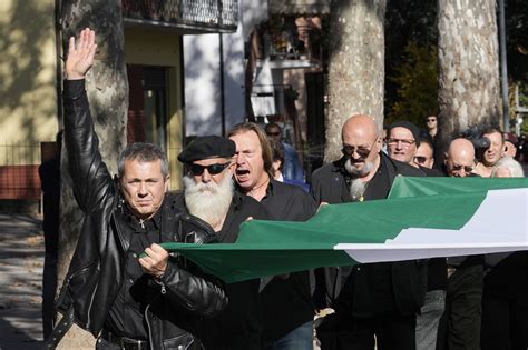 Thousands commemorate Italy’s fascist dictator at crypt - POLITICO