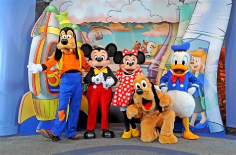 The Best Disney Character Meet and Greets for Each Park - MickeyBlog.com