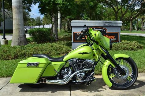 Buy 2010 Harley-Davidson Street Glide CVO Custom on 2040-motos
