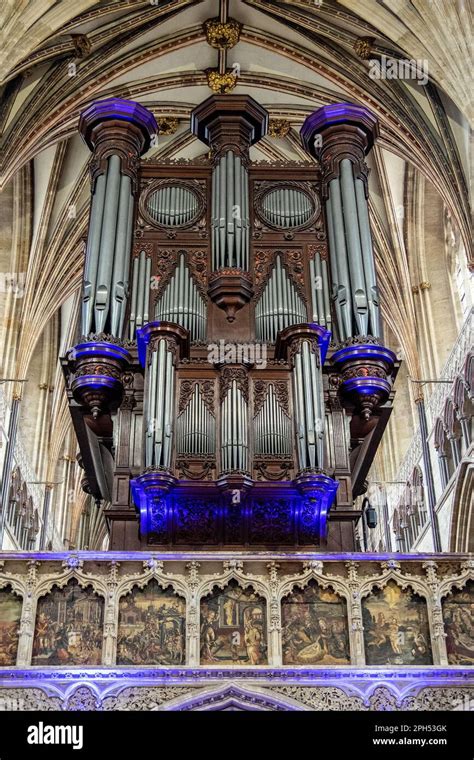 Exeter Cathedral organ Stock Photo - Alamy