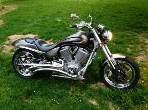 Buy 2005 Victory Hammer Custom on 2040-motos