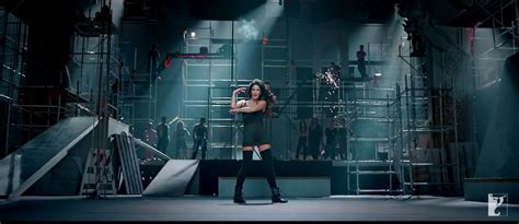 Kamli Song Full – Dhoom 3 HD Video Watch And Download - Entertainment