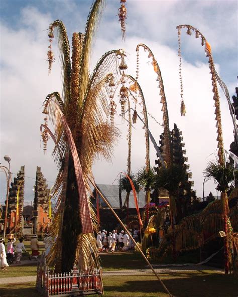 Gending Rare: Balinese Penjor