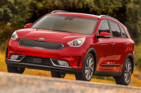 2017 Kia Niro First Drive Review: Is it Really a Crossover?