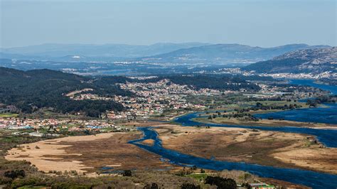 PUNCH | A Food and Wine Crawl Through Spain's Rías Baixas