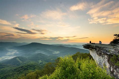 The 17 Best Trails Trails for Hiking in Virginia - Beyond The Tent