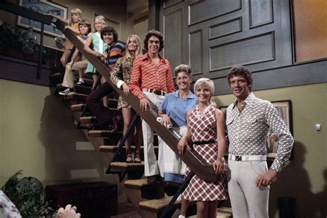 Why TV Show Families Don't Have Live-In Maids and Housekeepers Like Alice of 'The Brady Bunch ...