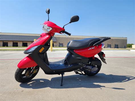 Choosing the Best Mopeds for Adults | Motobuys