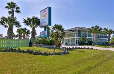 Island Hotel Port Aransas - Beach houses and places to stay in Port ...