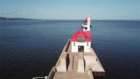 Duluth Lighthouses in 4K***** - YouTube