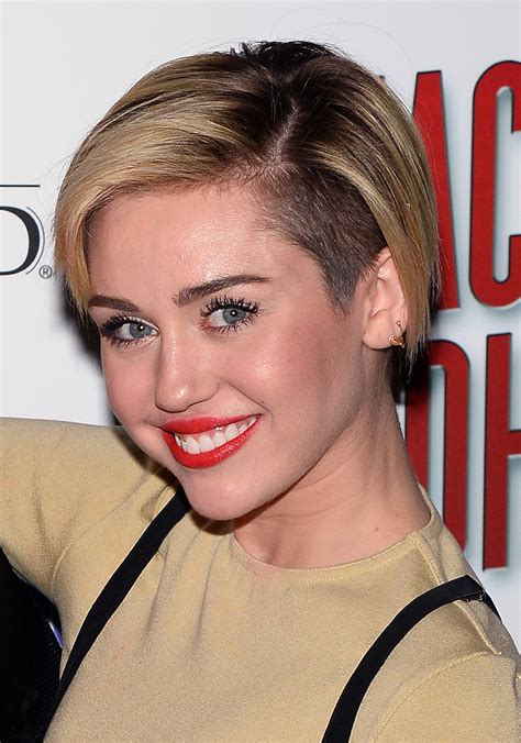 Miley Cyrus Grows Out Her Pixie Haircut | StyleCaster