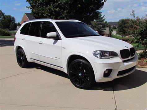 Clean look X5, black rims. Still mean lookin!! Bmw X5 White, White Suv ...