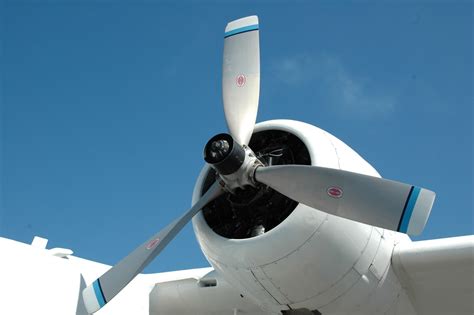 Airplane Propeller Free Stock Photo - Public Domain Pictures