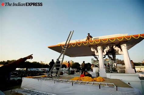 Ramlila Maidan preps up for Arvind Kejriwal’s third oath ceremony | India News News,The Indian ...