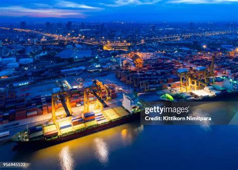 973 Shipping Port Congestion Stock Photos, High-Res Pictures, and Images - Getty Images