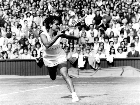 Download Evonne Goolagong Cawley Wimbledon Grand Slam Wallpaper | Wallpapers.com