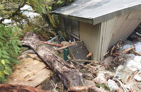 Flood recovery work in Fiordland and Mt Aspiring national parks: Issues