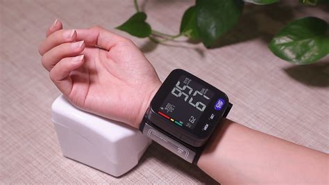 Digital Bp Machine Wrist Type Digital Sphygmomanometer Blood Pressure Monitor Tensiomtros - Buy ...