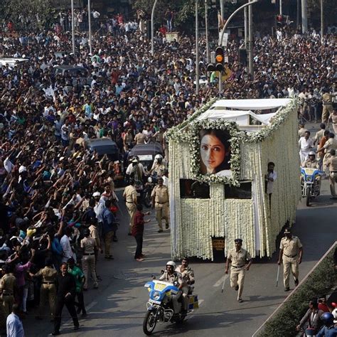 Sridevi Funeral: Thousands Line Streets To Mourn Bollywood Star ...