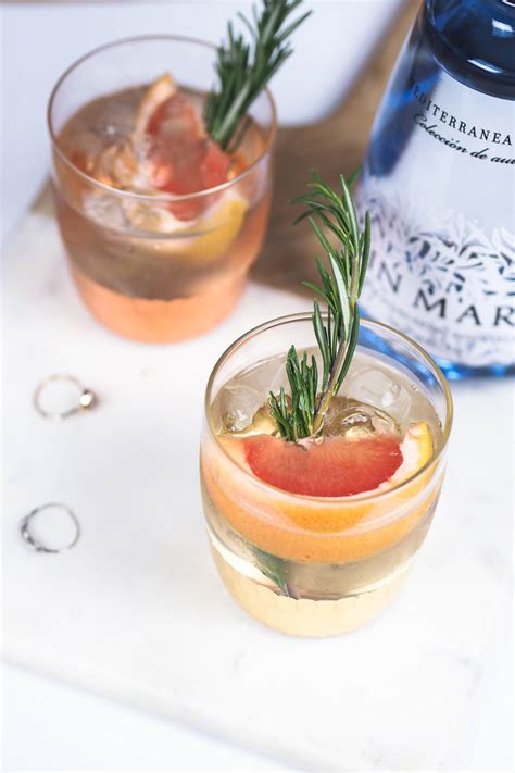 Gin and Tonic Perfect Serve: elderflower, grapefruit & rosemary