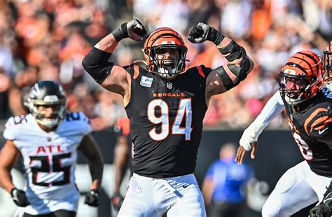 Cincinnati Bengals' Sam Hubbard Earns Second Nomination for NFL Man of ...