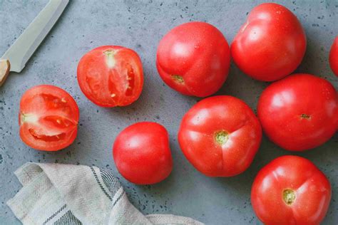 Homemade Tomato Puree Recipe and Canning Tips