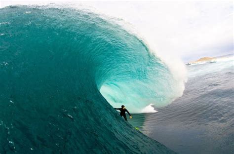 blue surfing waves - Blue Photo (31816026) - Fanpop