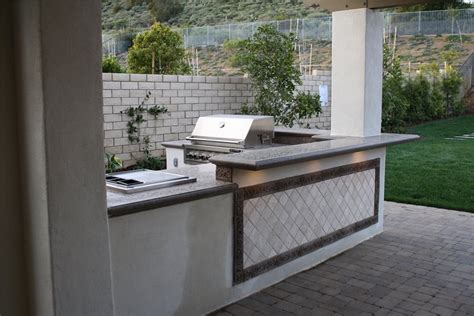 Outdoor Kitchen Dimensions & Height - Landscaping Network