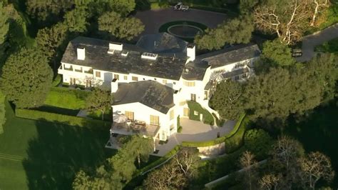 Jeff Bezos Pays $165M for Geffen Mansion in Beverly Hills, Shattering ...