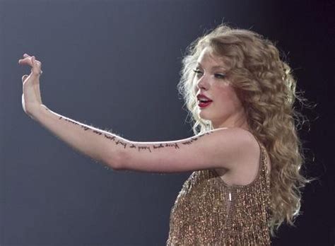 Concert review: Taylor Swift dazzles Hartford's XL Center with world-class production - masslive.com