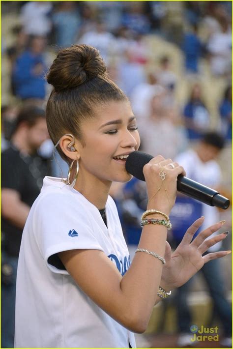 68 best zendaya :) images on Pinterest | Zendaya coleman, Celebrities ...