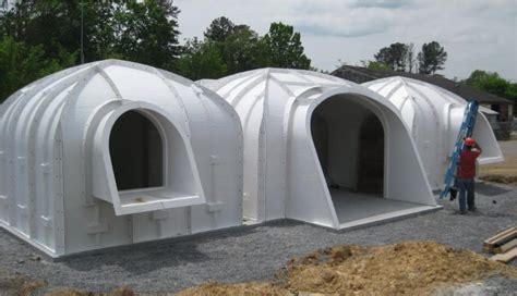 Conçue pour se fondre dans le paysage la maison troglodyte en kit est ...