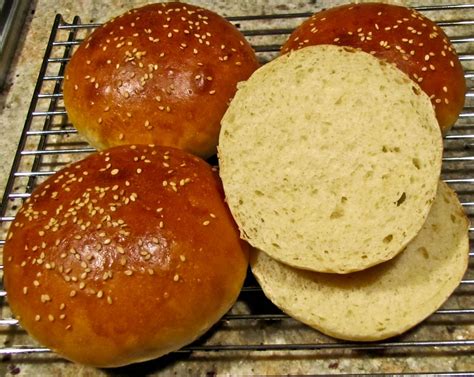 OnTheMove-In the Galley: Best-ever Burger Buns