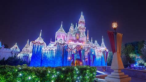 Disney Digest : Disney Parks Blog Introduces Exclusive ‘12 Days of Disney Parks’ Christmas Series