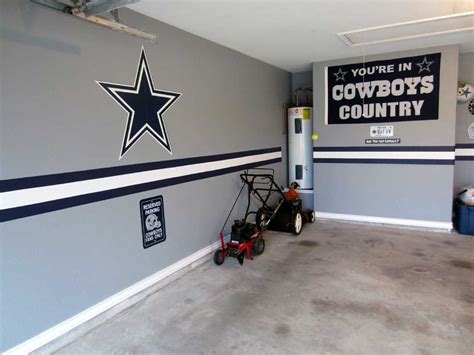 Cowboys colored wall paint | Dallas Cowboys Forum | Dallas cowboys room ...