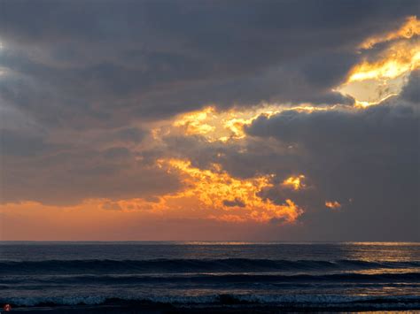 FROM THE GARDEN OF ZEN: Sunset: Yuigahama-beach