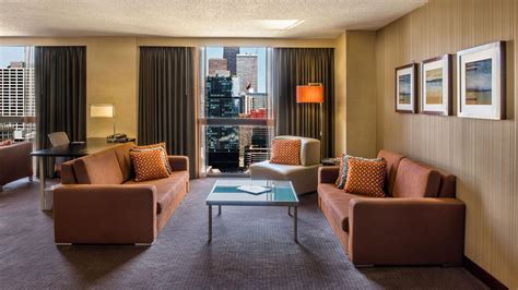 Downtown Chicago Hotel near Magnificent Mile | Hyatt Regency Chicago