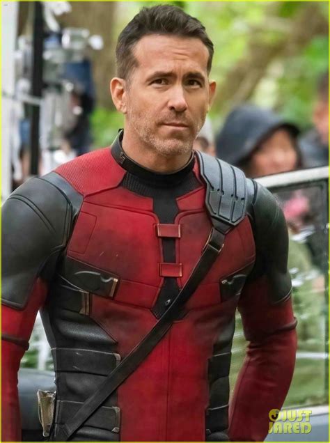 Ryan Reynolds Seen in Costume for First Time on Set of 'Deadpool 3' in ...