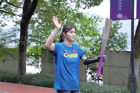 The marvel of smart bionic arms: How Xu Jialing lit the main torch