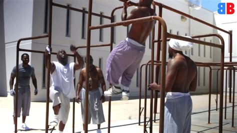 Jailhouse Workout With Weights | EOUA Blog